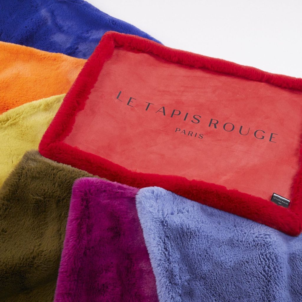 Le Tapis Rouge Paris | Luxury synthetic fur carpet for dogs and cats | Timeless Collection