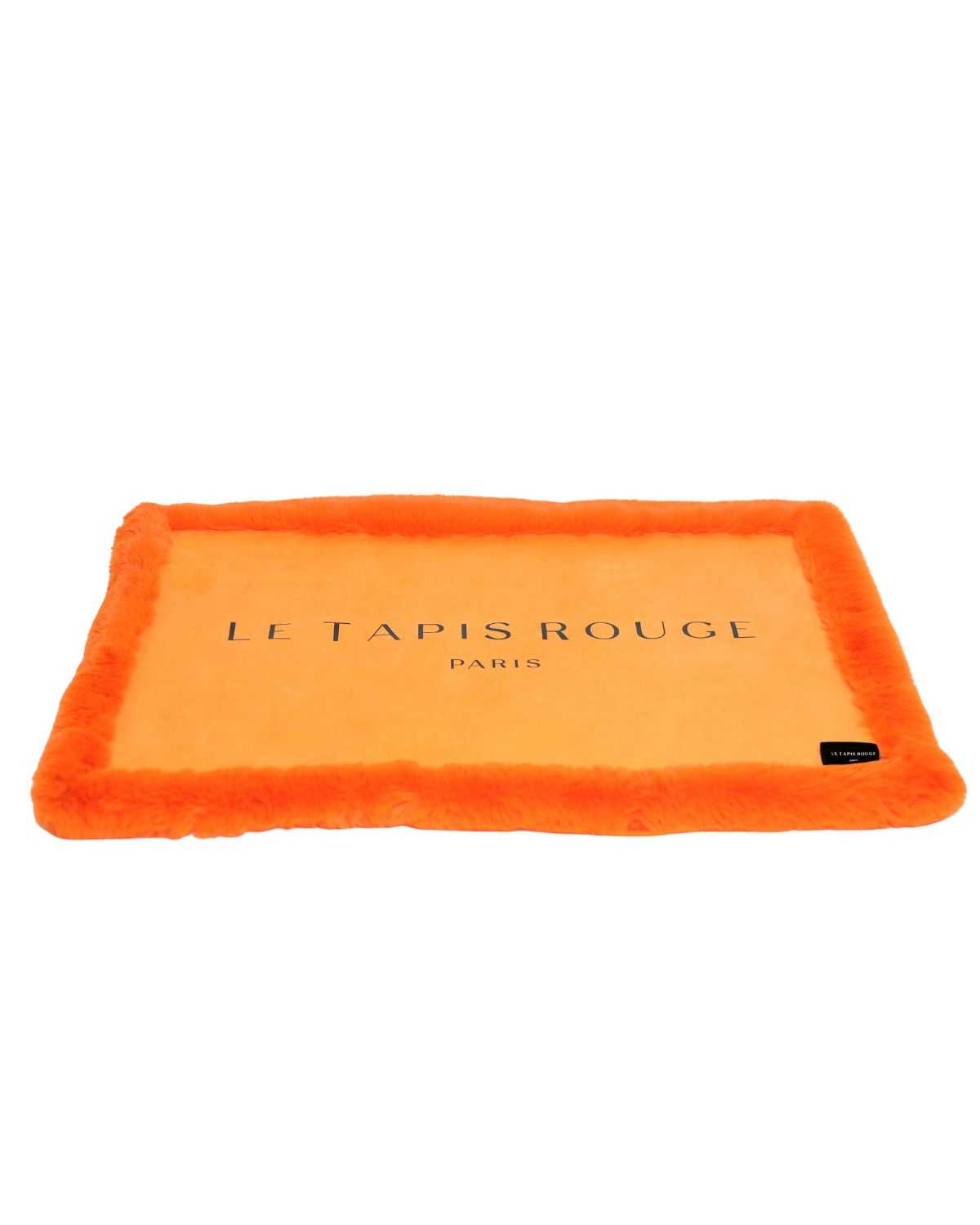 Le Tapis Lisse | Le Tapis Rouge Paris | Luxury carpet for dogs and cats in synthetic fur